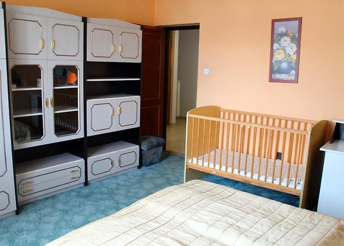 Ibolya Apartment *