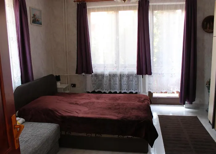 Ibolya Apartment *